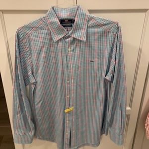 VIneyard Vines button down sport shirt